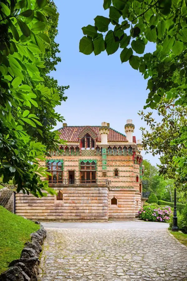 “El Capricho”