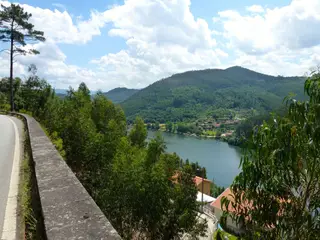 Visto do Douro, perto de Midões