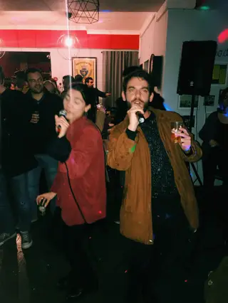 ... E cantaram mesmo. Aqui Isabel Costa e João Pedro Mamede