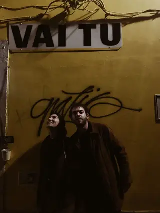 Isabel Costa e João Pedro Mamede, à porta do “Vai Tu”