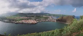 Vista do Monte da Guia, na ilha do Faial, Açores, sobre o Porto Pim e a cidade da Horta