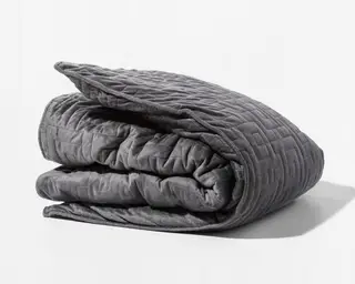 O cobertor Gravity Blanket (249 dólares - €230) replica a sensação de um abraço, com a consequente sensação de bem-estar