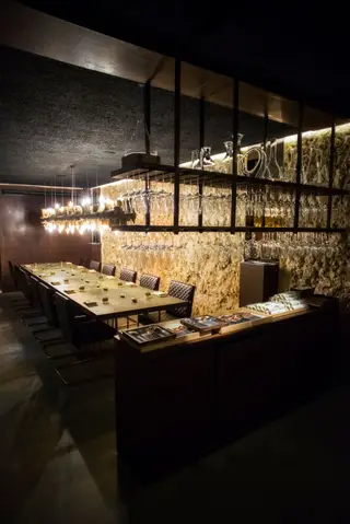 A Mesa de Jantar, com 12 lugares, é o espaço principal do novo 100 Maneiras, que tem mais duas salas com 10 lugares cada uma (a Estufa e o Quarto dos Fundos)