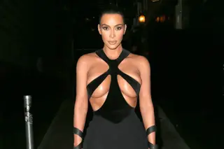 Kim Kardashian tem uma fortuna líquida de 350 milhões de dólares (€313 milhões) e acaba de registar o nome do filho recém-nascido, Psalm West, como marca para desenvolver negócios