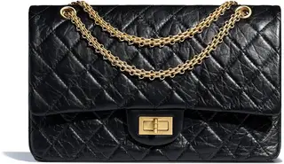 O perfume Chanel Nº 5 e a mala 2.55, criados em 1921 e 1955, respetivamente, são os produtos mais icónicos da marca