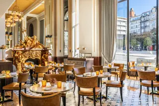 O Café Monumental é a brasserie do Le Monumental e onde se sente a história do antigo café que deu origem ao hotel