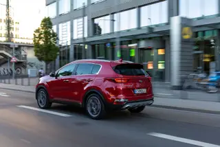 Kia Sportage em ambiente urbano