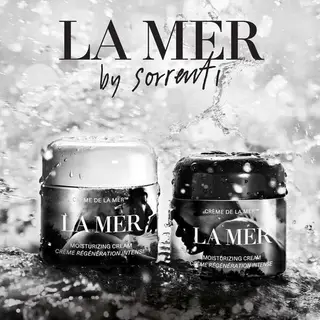 Os dois frascos de edição limitada Crème de La Mer by Sorrenti (€290/60ml cada um) são ilustrados com retratos a preto-e-branco de Mario e Gray Sorrenti, captados um ao outro