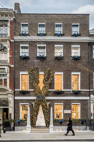 É no edifício de estilo Georgiano que se instala a J.P.Hackett, versão melhorada da Hackett London, com serviço de fatos ‘à medida’ e ‘bespoke’