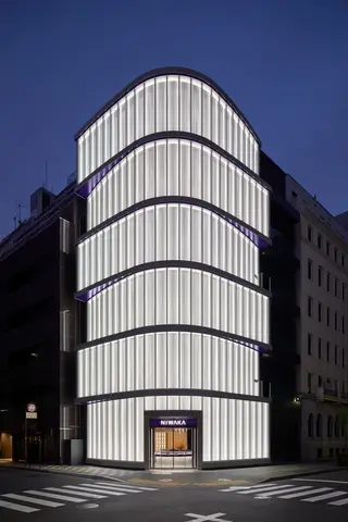 A loja-conceito em Ginza, bairro de luxo em Tóquio, é a mais recente abertura da Niwaka, que tem pontos de venda apenas no Japão