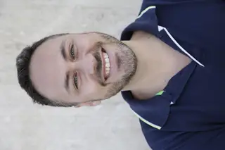 Rodrigo Carvalho, 41 anos, fundador da Nutri Ventures Escolheu Engenharia Aeroespacial por causa do sonho de trabalhar na Fórmula 1. Com um percurso muito variado, que passou pela grande distribuição e o empreendedorismo social, tem como missão mudar a forma como comem as crianças do mundo rico, e obeso. Os desenhos animados Nutri Ventures já chegaram aos quatro cantos do mundo e trouxeram-lhe o apoio da primeira-dama americana, Michele Obama.