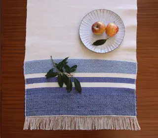 Além das coleções, Ana Teresa já recebeu pedidos específicos, como um grande tapete que fez para o hotel Casa Mãe, em Lagos, e está neste momento a trabalhar com uma ilustradora que vai desenhar o forro interior de um novo modelo de mala