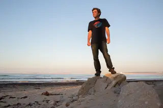 José Pereira já foi nadador-salvador e hoje divide-se entre as aulas de inglês e os seus cinco sites Surf Guide para as zonas de Peniche, Ericeira, Nazaré, Lisboa e Sintra