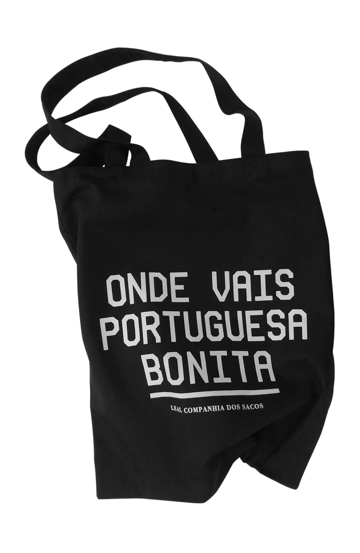 Onde Vais Portuguesa Bonita, Leal Companhia dos Sacos, €12 (www.facebook.com/lealcompanhiadossacos). A Leal Companhia é um pequeno projeto de Anabela Carvalho, que se dedica a criar sacos de tecido 100% algodão, com dizeres inspirados em expressões muito nossas