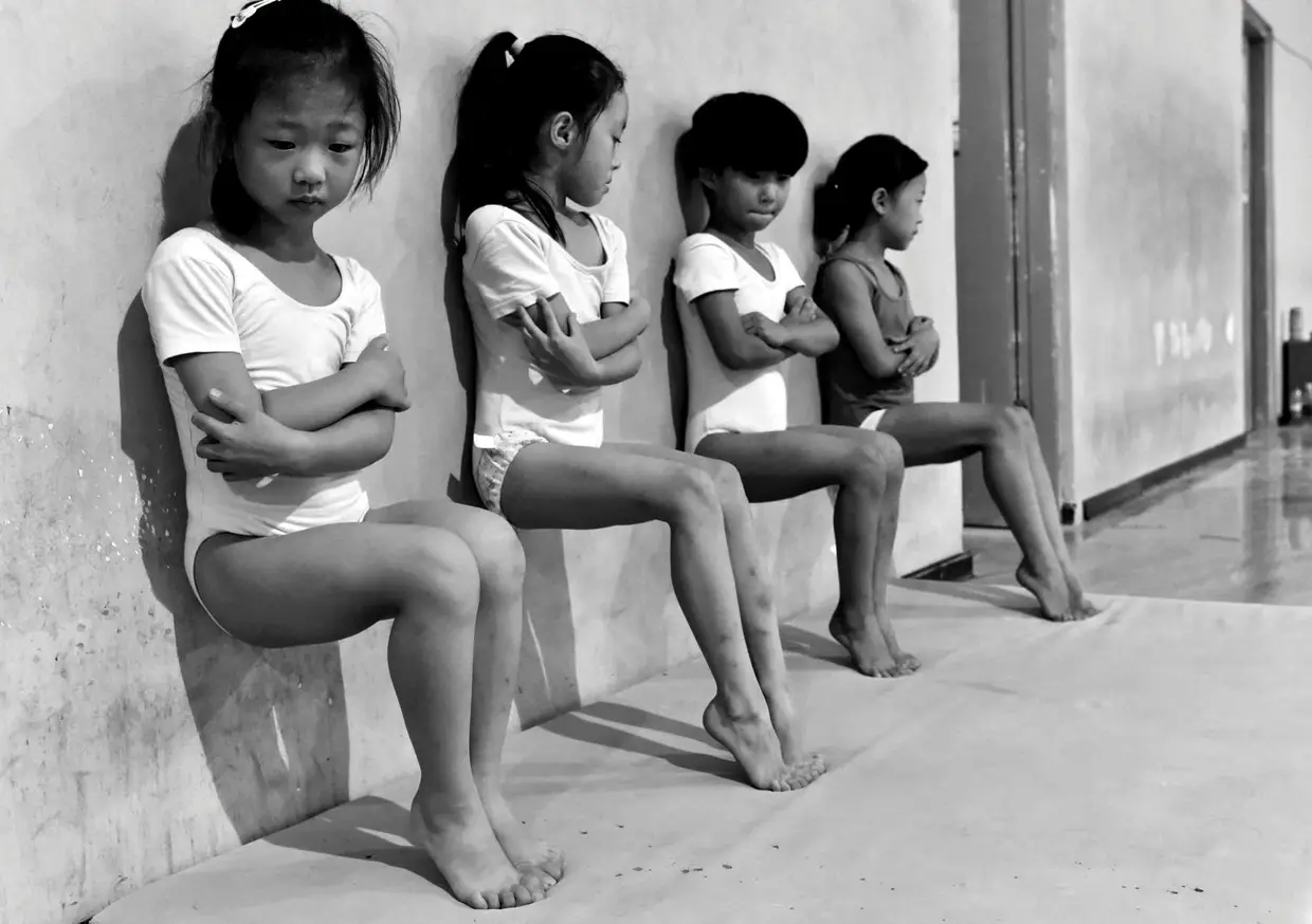 Vida quotidiana, segundo lugar: Alunas da escola de ginástica de Xuzhou, na China, retratadas por Tiejun Wang