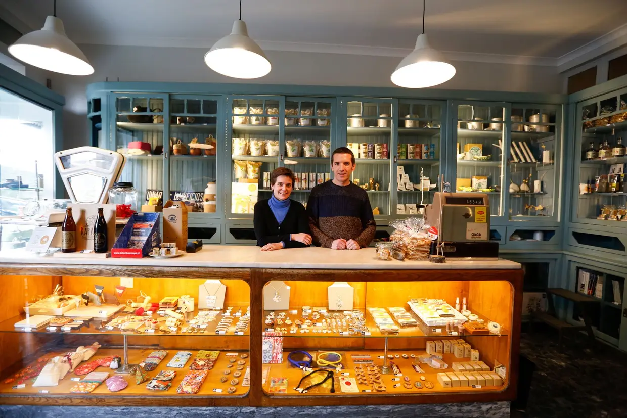 Pedro Rodrigues e Elisabet Carceller abriram a Tentadora, uma loja, cowork e galeria que funciona também como quartel-general do Woolfest