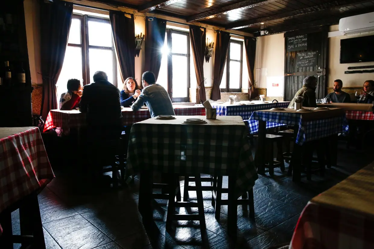 Na Taberna A Laranjinha, no centro histórico da Covilhã, há sempre fado a tocar
