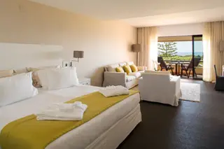 No resort existem 111 suítes, além de dez T1, T2 e T3