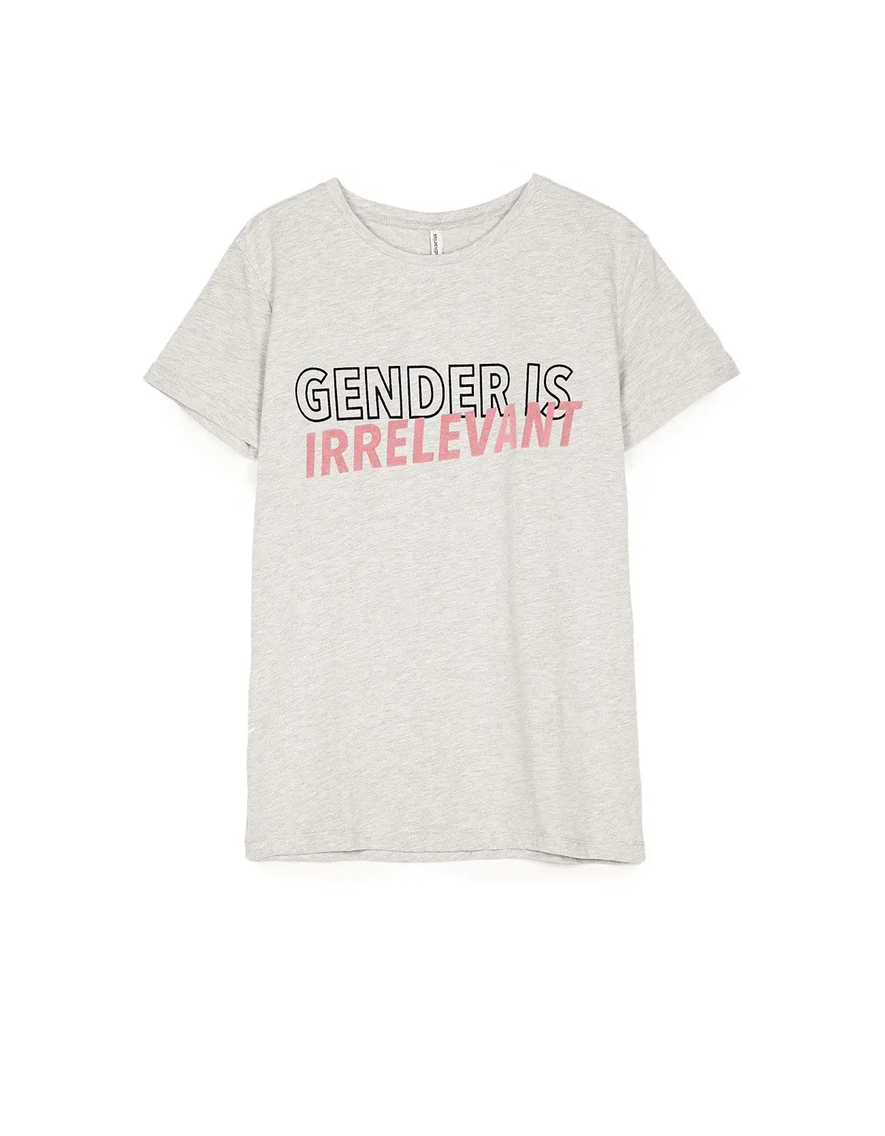 7. T-shirts inspiradoras - Com logotipos ou slogans fortes e que não passam despercebidos, as t-shirts deixaram de ser um básico comum para se tornarem uma das grandes tendências a reter este verão. Pode criar looks descontraídos e com um toque de rebeldia ou transformá-las numa peça icónica para as fotografias do Instagram. (T-shirt, Stradivarius, 7,95 euros)