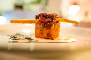 O restaurante abriu há quase sete anos e propunha-se oferecer produtos locais e regionais de qualidade, na altura própria: boleto, tortulho, borrego, cabrito, doce de abóbora, requeijão, etc.