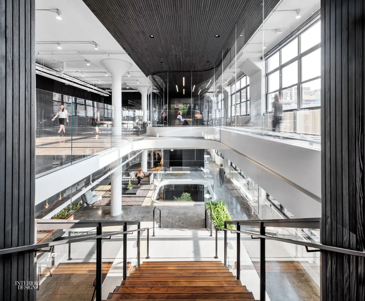 Squarespace, Nova Iorque - Ao contrário das tecnológicas norte-americanas, a Squarespace não foi para a Califórnia. Preferiu comprar três andares num antigo prédio do bairro do Soho e transformá-los num dos mais bonitos escritórios da cidade, com vista privilegiada para a Big Apple