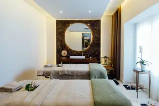 O spa trabalha com produtos da marca francesa Biologique Recherche e aproveita ervas aromáticas da quinta sintrense onde o Palácio de Seteais está inserido