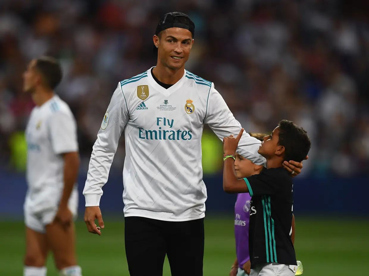 Um gesto de afeto depois de o Real Madrid conquistar a Supertaça espanhola