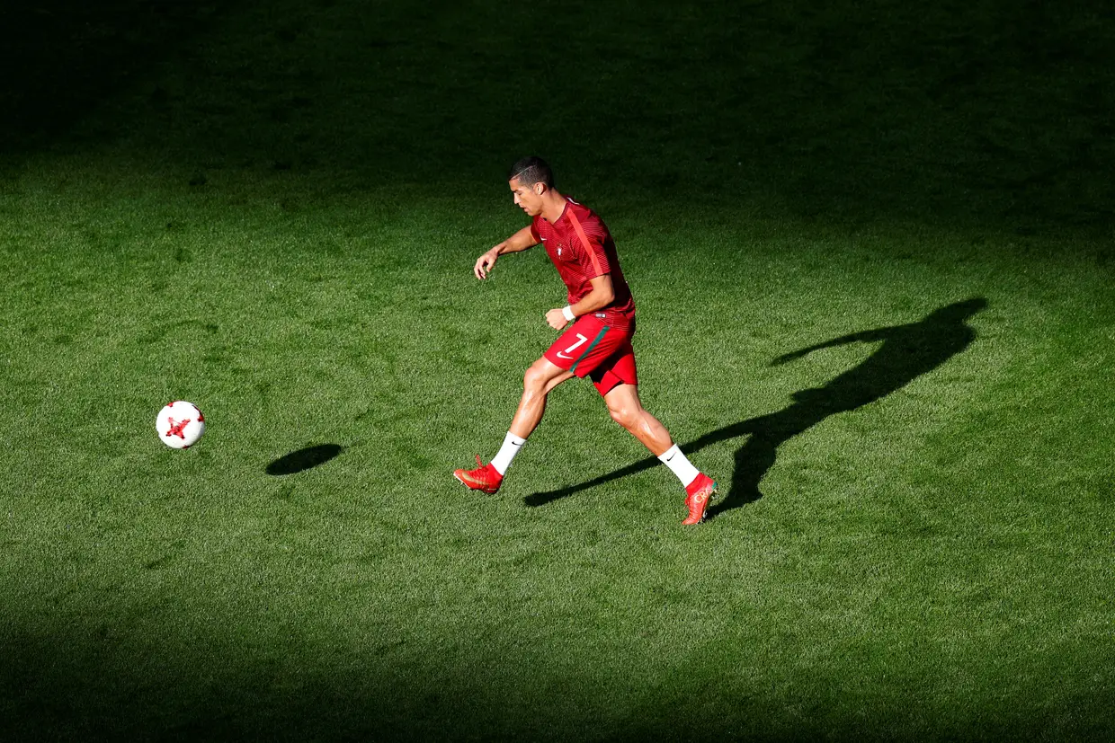 A aquecer antes do encontro com o México, um jogo do grupo A da Taça das Confederações, em junho deste ano