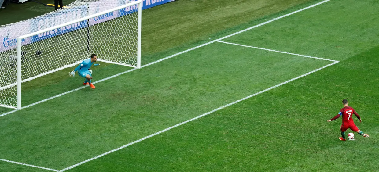 Aqui a marcar o primeiro golo da seleção portuguesa na mesma competição, contra a Nova Zelândia