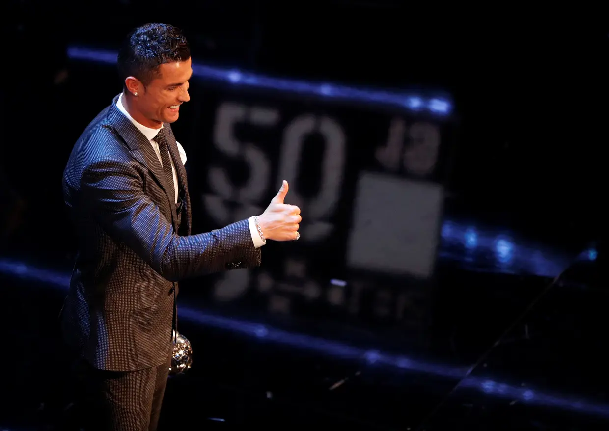 Cristiano Ronaldo depois de ser eleito, pela quinta vez, o melhor futebolista do mundo