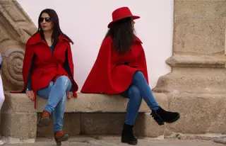 A Serranices & Arredores usa o burel como matéria-prima em capas e casacos para homem e mulher