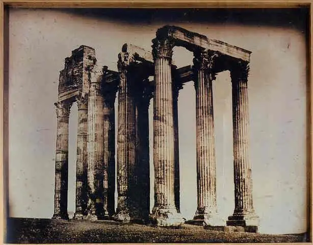 O Templo de Júpiter em Atenas, daguerreótipo da autoria de Girault de Prangey, um pioneiro cujas imagens captadas na Grécia ou Síria são das mais antigas do mundo, foi comprada em 2003 pelo sheik Saud al Thani por 922,490 dólares. Na altura, estabeleceu um novo recorde do valor mais alto alguma vez pago por um daguerreótipo ou fotografia