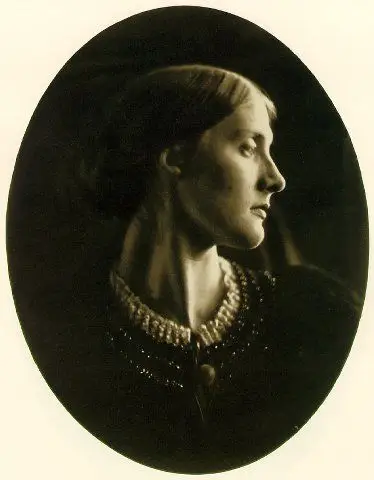 Julia Prinsep Duckworth, April l867, da autoria de Julia Margaret Cameron, é um das 130 obras primas fotográficas que foram compradas pelo sheik Saud al Thani por 15 milhões de dólares, em 2000. O acervo pertencia ao fotógrafo Werner Bokelberg, e incluia trabalhos assinados por Man Ray, Alfred Stieglitz e outros nomes fundamentais na história da fotografia ocidental