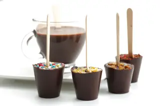 Os bombons da Pedaços de Cacau, feitos artesanalmente com chocolate negro belga proveniente de plantações sustentáveis, já ganharam prémios