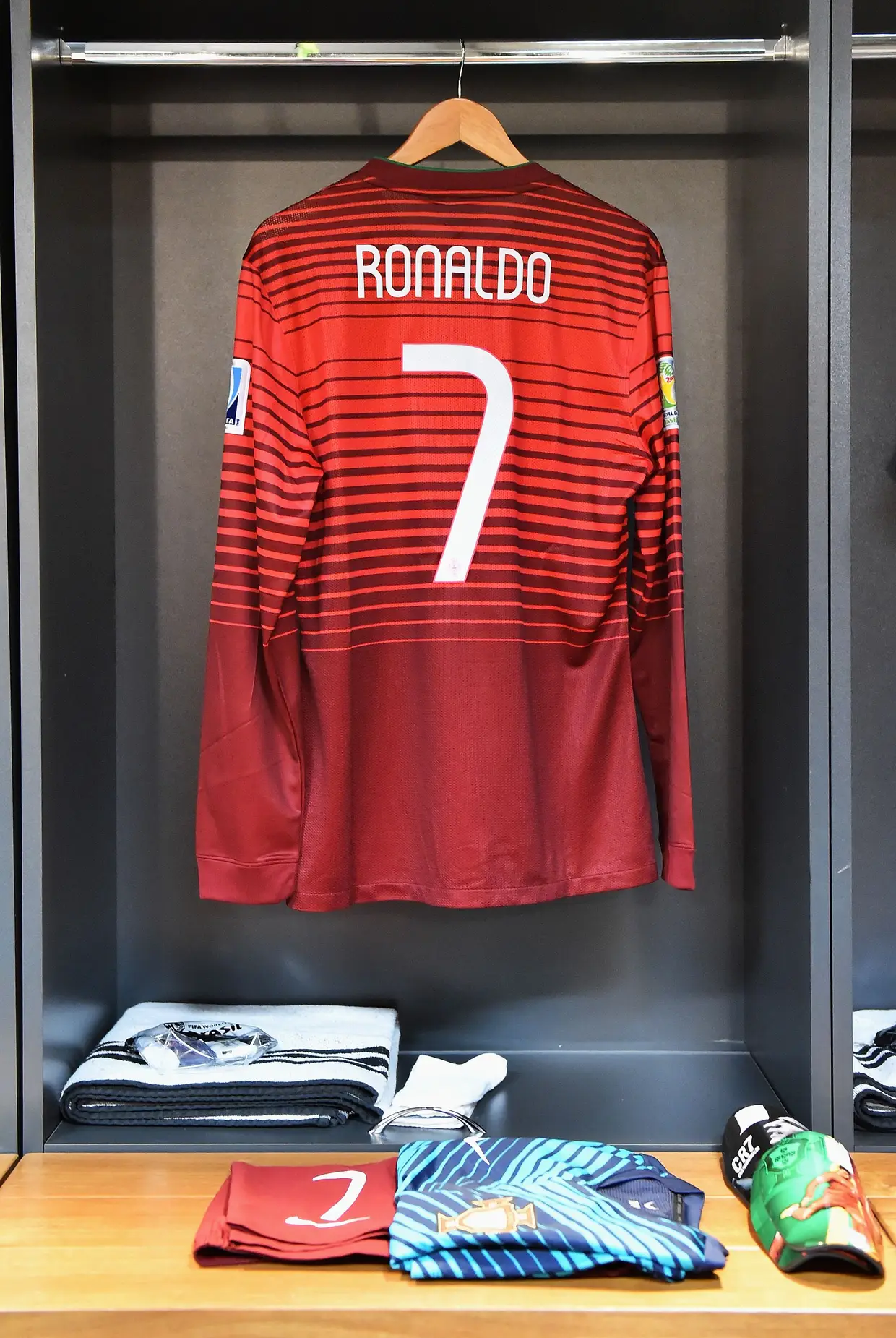 CR7 - Uma camisola destas foi oferecida por Cavaco ao Presidente chinês