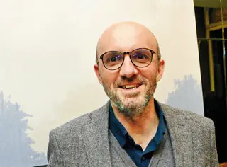 João Pedro Vaz, diretor-artístico do Teatro Oficina, de Guimarães, será o primeiro ator a interpretar 'White Rabbit, Red Rabbit' que sobe ao palco do Espaço Mala Voadora, no Porto, no dia 10 de cada mês, ao longo deste ano