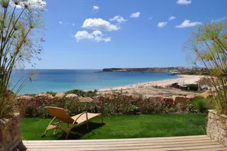 O Martinhal Beach Family Resort & Hotel, em Sagres, fica mesmo em frente à Praia do Martinhal
