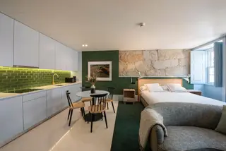 O The Arc Carrís tem 16 apartamentos, com tipologias que vão do T0 ao T2 Duplex (seis pessoas)