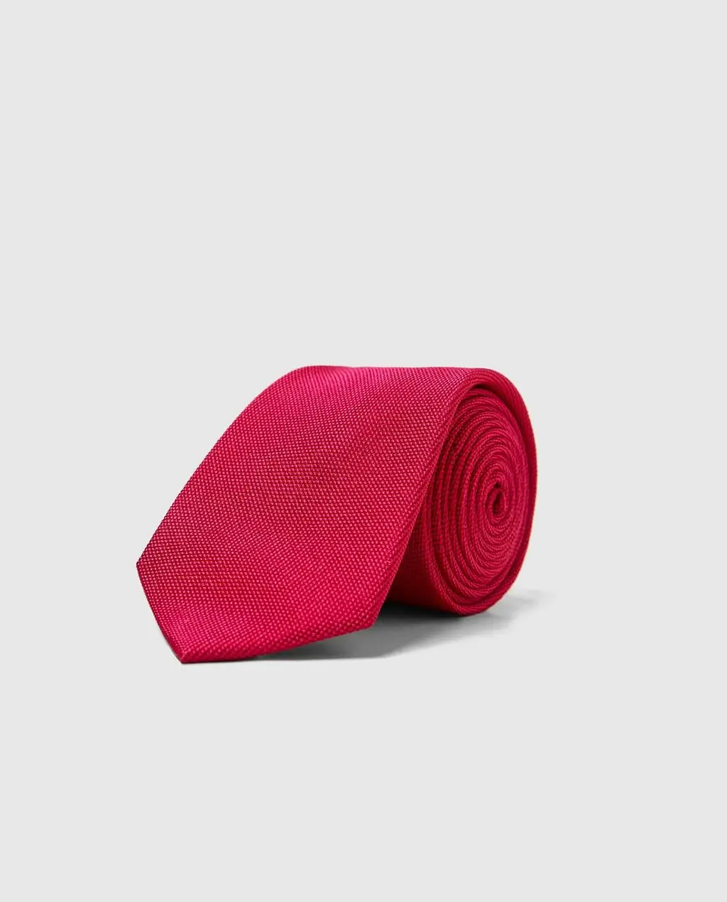 Gravata larga com estrutura, Zara, €19,95
