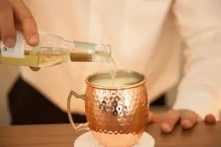 No bar é possível pedir um cocktail personalizado