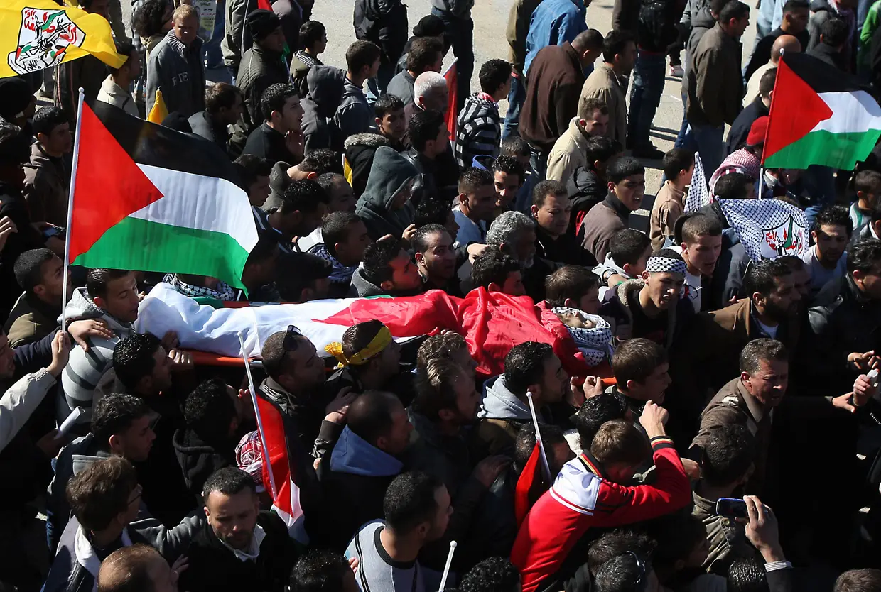 A partir de 2011 os confrontos com os soldados israelitas tornaram-se mais violentos. A morte de Mohamed Tamimi, tio de Ahed, atingido na cabeça com uma granada de gás, gerou ainda mais revolta na aldeia de Nabi Saleh.