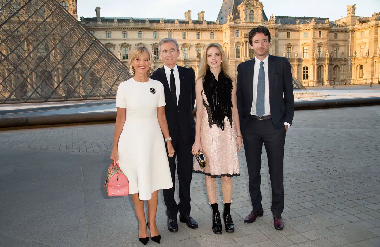 4 - Bernard Arnault e família – Donos de marcas como a Louis Vuitton e Sephora, têm a fortuna avaliada em 72 mil milhões de dólares