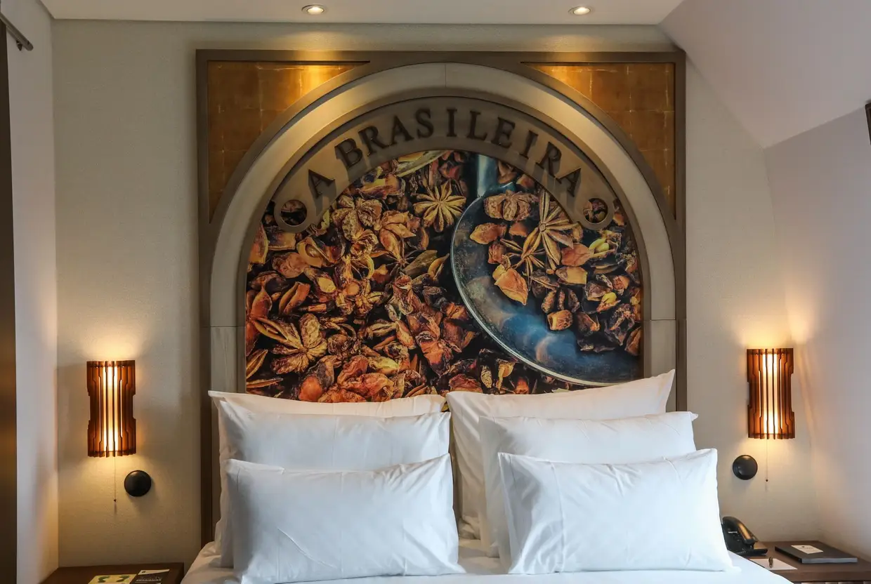A decoração dos quartos evoca as especiarias (e os aromas) trazidos pelos Descobrimentos portugueses: café, chá, cacau, pimenta-rosa, canela e anis