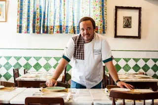 O chefe Rodrigo, Castela, da conhecida Taberna Ó Balcão, em Santarém, prepara-se para abrir o Mariscador em Lisboa