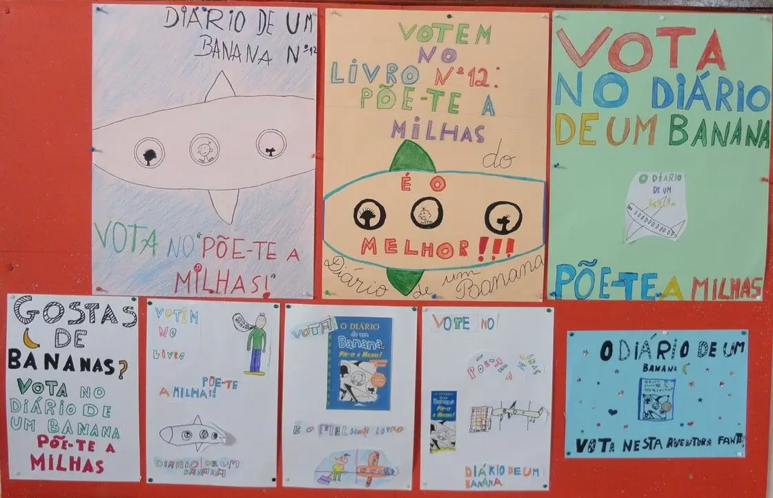 Cartazes desenvolvidos pelos alunos do 3º e 4º ano em exposição