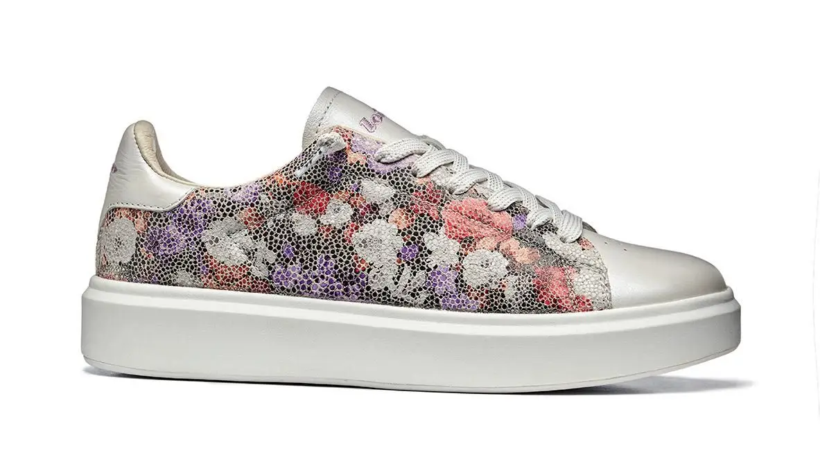 Ténis modelo Impressions Flower, Lotto, €145