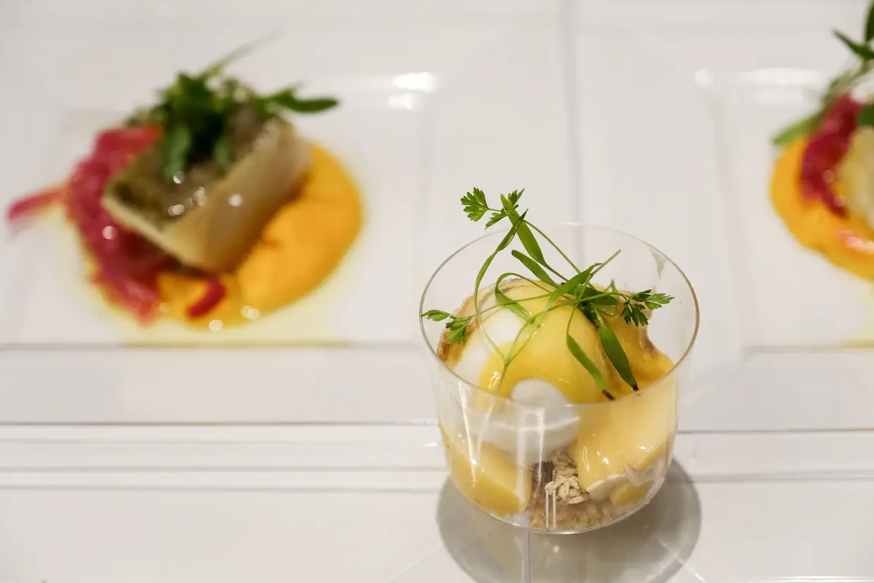 A seleção de gelados com flocos de aveia, areia de frutos secos e doce de ovos é uma das sugestões que se encontra na ementa da Casa do Bacalhau