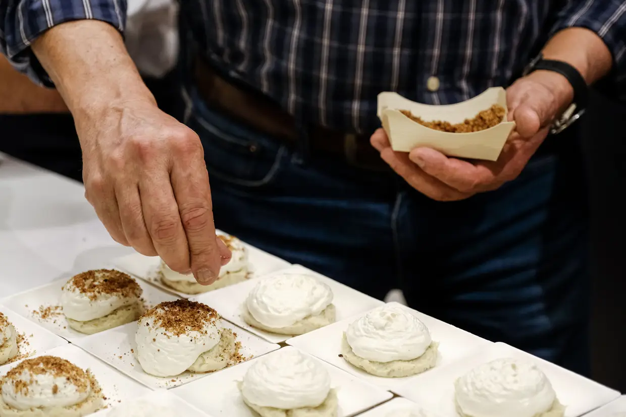 O pastel de bacalhau e alho, uma das 12 opções que André Magalhães, da Taberna Fina, leva ao Peixe em Lisboa