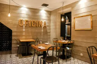 O restaurante tem um novo horário, mais alargado, e uma esplanada para aproveitar durante a tarde