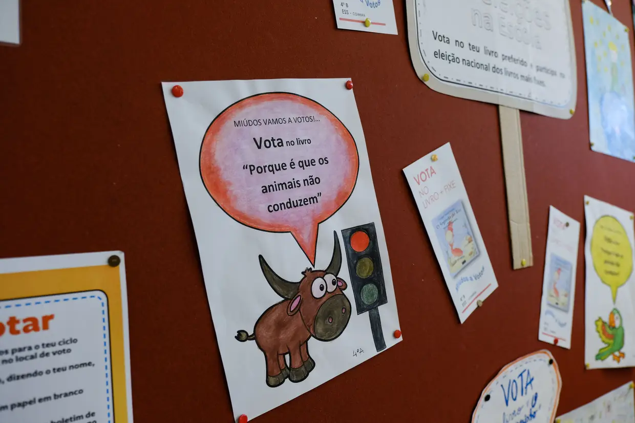 Cartaz de apelo ao voto no livro «Porque é que os Animais não conduzem?»